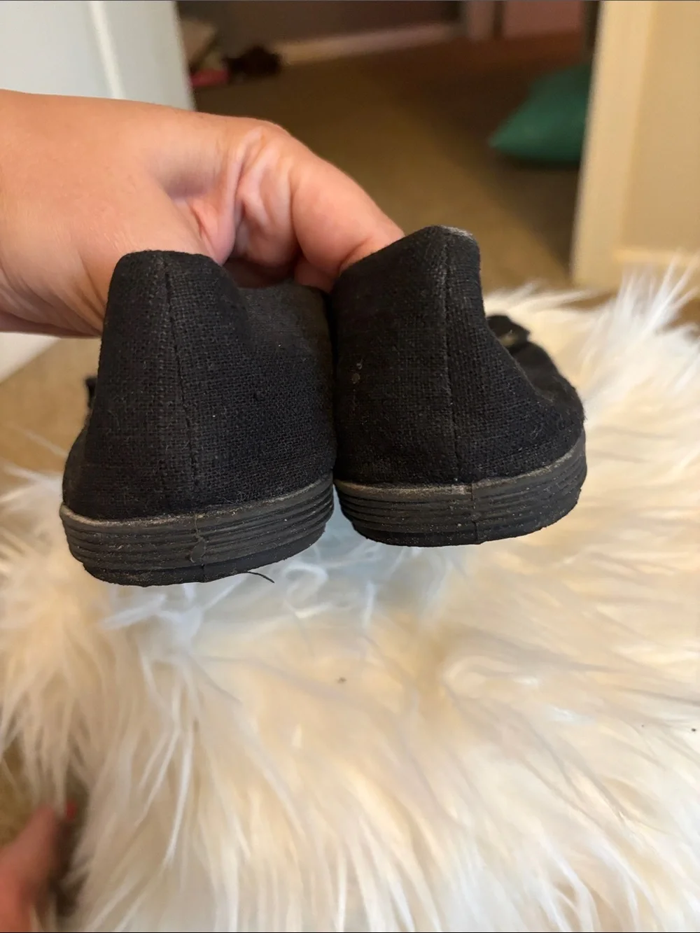 Women's Black Button-Accent Ballet Flats